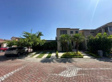 Casa de 3 habitaciones, Guayaquil · Villa Club Linda Villa en Venta