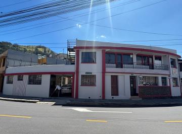 Casa · 373m² · 8 Habitaciones · 7 Estacionamientos · Casa en Ciudadela Yaguachi Sur de Quito