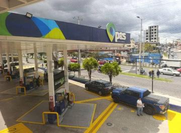 Local comercial · 120m² · 6 Estacionamientos · Local Comercial en Renta Dentro de Gasolinera. Sector Kennedy