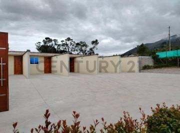 Edificio-Hotel-Fabrica · 129m² · 6 Habitaciones · 8 Estacionamientos · Oportunidad de Inversión en Cayambe
