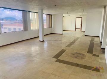 Local comercial · 2000m² · 4 Habitaciones · 10 Estacionamientos · Vendo Edificio Comercial en Quito, Sector El Inca