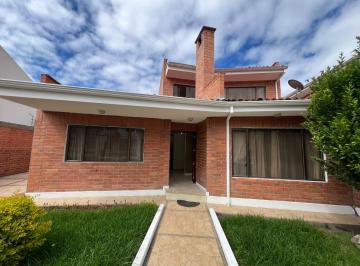 Casa de 3 habitaciones, Cuenca · Casa en Venta en Urbanización Cica en Ochoa Leon