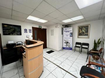 Oficina comercial · 167m² · 2 Estacionamientos · La Carolina