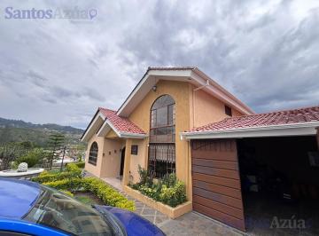 Casa · 1072m² · 4 Habitaciones · 15 Estacionamientos · Hermosa Quinta en Venta Zhullin Cerca de Cuenca