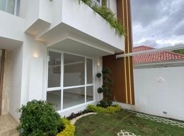 Casa de 3 habitaciones, Cuenca · Casa de Venta de 3 Dorm.. Sector Ucubamba