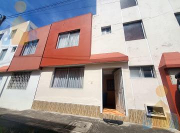 Casa · 110m² · 3 Habitaciones · 1 Estacionamiento · Casa Dentro de Conjunto en Venta Al Norte de Quito Carcelen, Sector Mastodontes