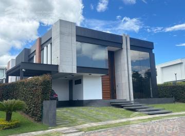 Casa · 455m² · 3 Habitaciones · 2 Estacionamientos · Puembo - Villa Fontana, Hermosa Casa Amoblada en Arriendo de 475 m²