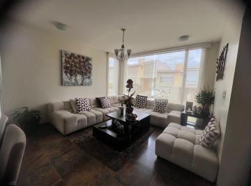 Casa de 3 habitaciones, Quito · Linda Casa Venta Nayon