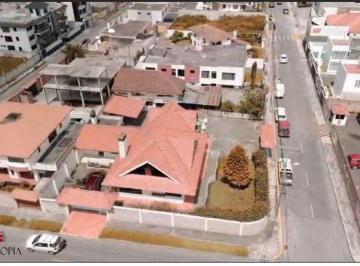Local comercial , Latacunga · Excelente Propiedad Comercial 910 m²
