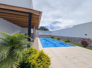 Casa de 3 habitaciones, Quito · Venta Casa de 3 Habitaciones en Tumbaco El Arenal