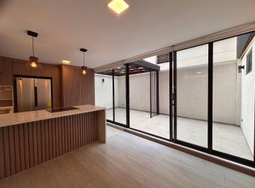 Departamento de 2 habitaciones, Quito · Departamento de Arriendo con Línea Blanca y Terraza en Bellavista