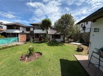 Casa de 4 habitaciones, Quito · Casa de 4 Dorm. con Suite Independiente en Urbanización San Francisco – Sangolquí