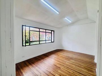 Casa de 9 habitaciones, Cuenca · Arriendo Casa Comercial y Local Comercial en El Sector del Batan en $2.300