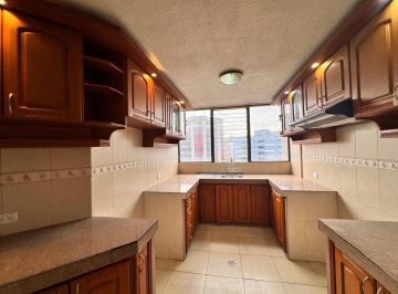 Departamento de 3 habitaciones, Quito · Departamento en Venta - por Remodelar - 160 m - Colón y Diego de Almagro