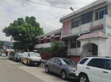 Oficina comercial , Guayaquil · Venta de Casa Comercial en Urdesa Central. Balsamos y Diagonal. Esquinera. Doble Exposición. 590 m²