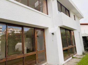 Terreno / Lote · 568m² · 4 Habitaciones · 2 Estacionamientos · Casa de 350 m² 4 Dorm., Terreno de 565 m² Quito Tenis. Gb.