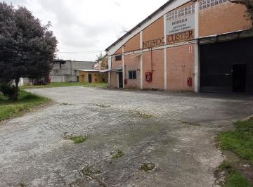 Bodega-Galpón · 1500m² · 4 Estacionamientos · Bodega en Venta, Turubamba Bajo