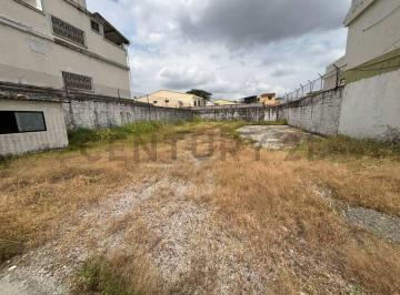 Terreno / Lote · 450m² · Venta de Terreno en El Sector Alamos Norte