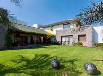 Casa de 4 habitaciones, Quito · Casa de Lujo de Venta - Renta Cumbaya Urbanizacion Aaa