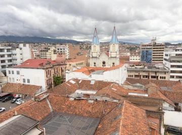 Departamento · 175m² · 3 Habitaciones · 1 Estacionamiento · Gran Oportunidad Amplio Departamento en Venta en El Centro Histórico de Cuenca Ec.