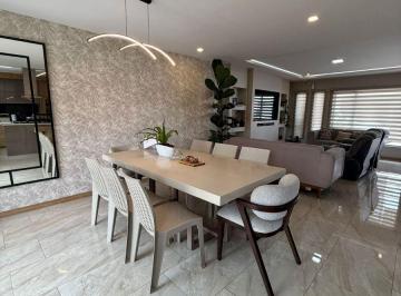 Casa de 3 habitaciones, Cuenca · ¡Amplia Propiedad en Venta en La Av del Bombero – Challuabamba, Cuenca!