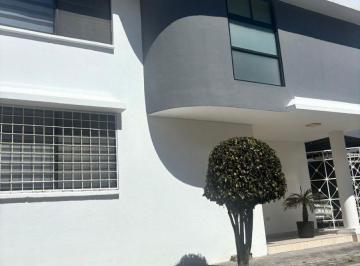 Casa de 4 habitaciones, Quito · Casa de Venta Sector Mitad del Mundo 4 Dorm.