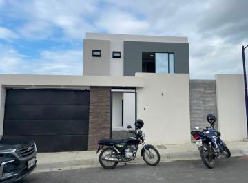 Casa de 3 habitaciones, Manta · Casa Nueva en Venta con 3 Habitaciones con Baño y Piscina Grande - Cristal Azul 4