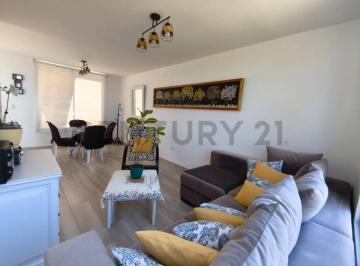Casa · 117m² · 3 Habitaciones · 1 Estacionamiento · En Venta Casa 3 Dorm. Cerca de La Uide