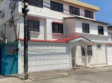 Casa de 5 habitaciones, Guayaquil · Urdenor 1 Casa de Dos Pisos y Terraza en Venta