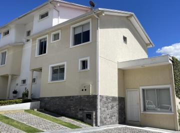 Casa · 226m² · 4 Habitaciones · 2 Estacionamientos · Carcelén - Casa de Tres Dorm. en Venta + Suite