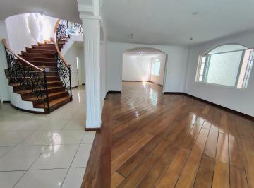 Casa · 305m² · 5 Habitaciones · 5 Estacionamientos · Casa en La Armenia
