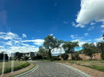 Terreno / Lote , Quito · Vendo Hermoso Terreno 812 m² Cumbayá Dentro de Urb. Exclusiva Cercana a San Patricio Smart Livin