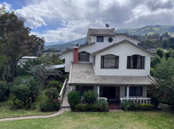 Casa de 6 habitaciones, Quito · Vive Cómodo y Genera Ingresos en Pifo