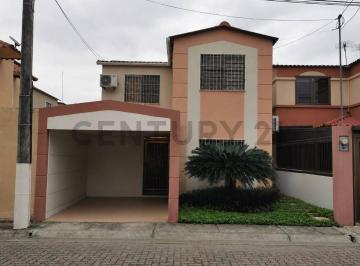 Casa · 156m² · 4 Habitaciones · 2 Estacionamientos · Se Vende Casa en Las Joyas Etapa Rubi