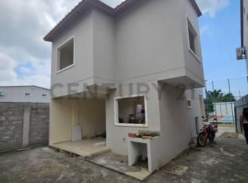 Casa · 84m² · 3 Habitaciones · 1 Estacionamiento · Casa en Venta en Urbanización Ceibo Real – Manta
