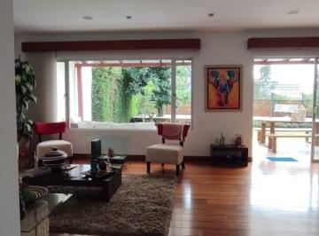 Casa de 3 habitaciones, Quito · Cerca Al Nuevo Hospital Metropolitano Vendo de Oportunidad Moderna Casa