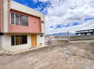 Casa · 90m² · 3 Habitaciones · 1 Estacionamiento · Venta de Casa Sector Sangolquí – Cerca Gasolinera Condorvall