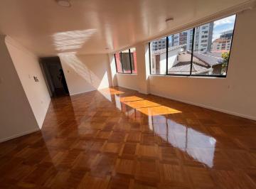 Departamento de 3 habitaciones, Quito · Departamento en Venta en Calle Navarro Cerca a Av Republica