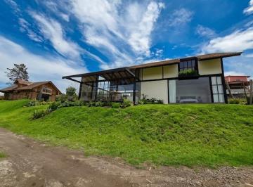 Casa de 2 habitaciones, Quito · Rento Casa Moderna en Puembo