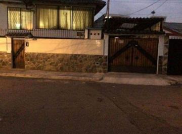 Casa de 4 habitaciones, Quito · Casa Ideal Para Inversionistas Cotocollao