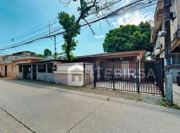 Casa de 3 habitaciones, Guayaquil · Casa en Venta de 1 Planta y 3 Dorm. - Alborada 10 Ma Etapa, Frente a Parque Álamos Norte