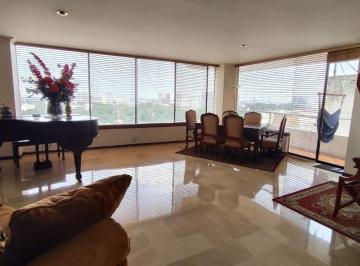 Departamento de 3 habitaciones, Guayaquil · Venta Departamento Lomas de Urdesa | 347 m² | Balcón, Piscina y 2 Parqueos | $230.000