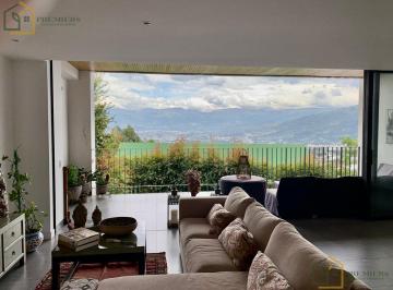 Departamento · 176m² · 3 Habitaciones · 2 Estacionamientos · Departamento de Venta en Zona Auqui Chico