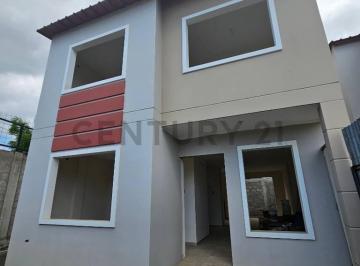 Casa · 103m² · 3 Habitaciones · 1 Estacionamiento · Casa en Venta en Urbanización Ceibo Real – Manta