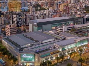 Departamento · 154m² · 3 Habitaciones · 2 Estacionamientos · Vendo Departamento 150 m Hermosa Vista Al Quicentro Shopping La Carolina Shirys y Naciones Unidas