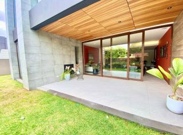 Departamento · 140m² · 3 Habitaciones · 2 Estacionamientos · Departamento con Jardín de Alquiler - Cumbayá Cerca Usfq