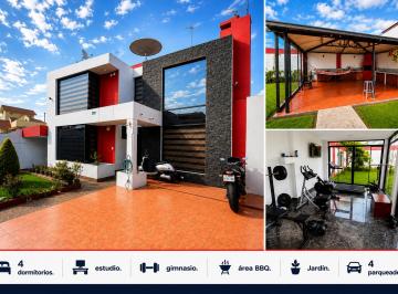 Casa de 5 habitaciones, Quito · Amplia Casa Familiar | 427 m² de Terreno | (160 m² Jardín)