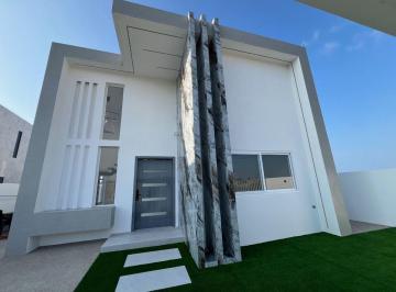 Casa de 3 habitaciones, Manta · Casa de Venta en Manta Zona Sur Frente Al Mar