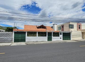 Local comercial · 450m² · 6 Estacionamientos · Propiedad Para Uso Comercial en Cumbayá
