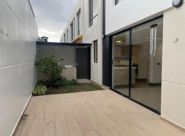 Casa de 3 habitaciones, Quito · Tumbaco Venta Casa Moderna Conjunto Exclusivo de 17 Casas, Dos Pisos Patio 28 m, Cerca de Todo